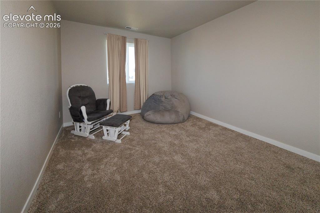Image 21 of 27: Sitting Room