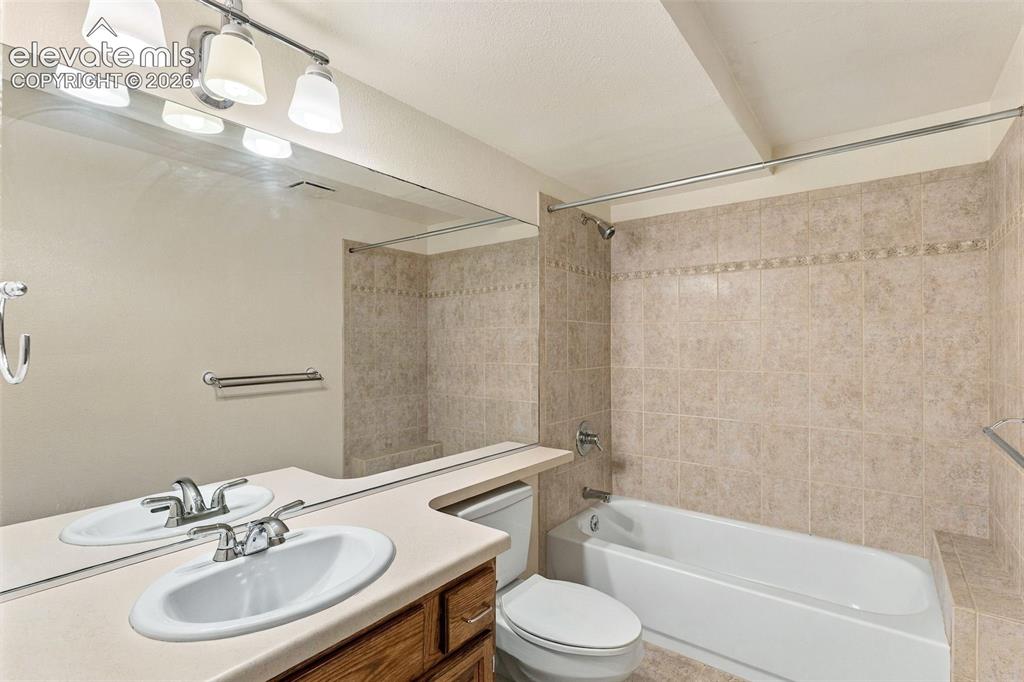 Image 33 of 49: Basement bathroom.
