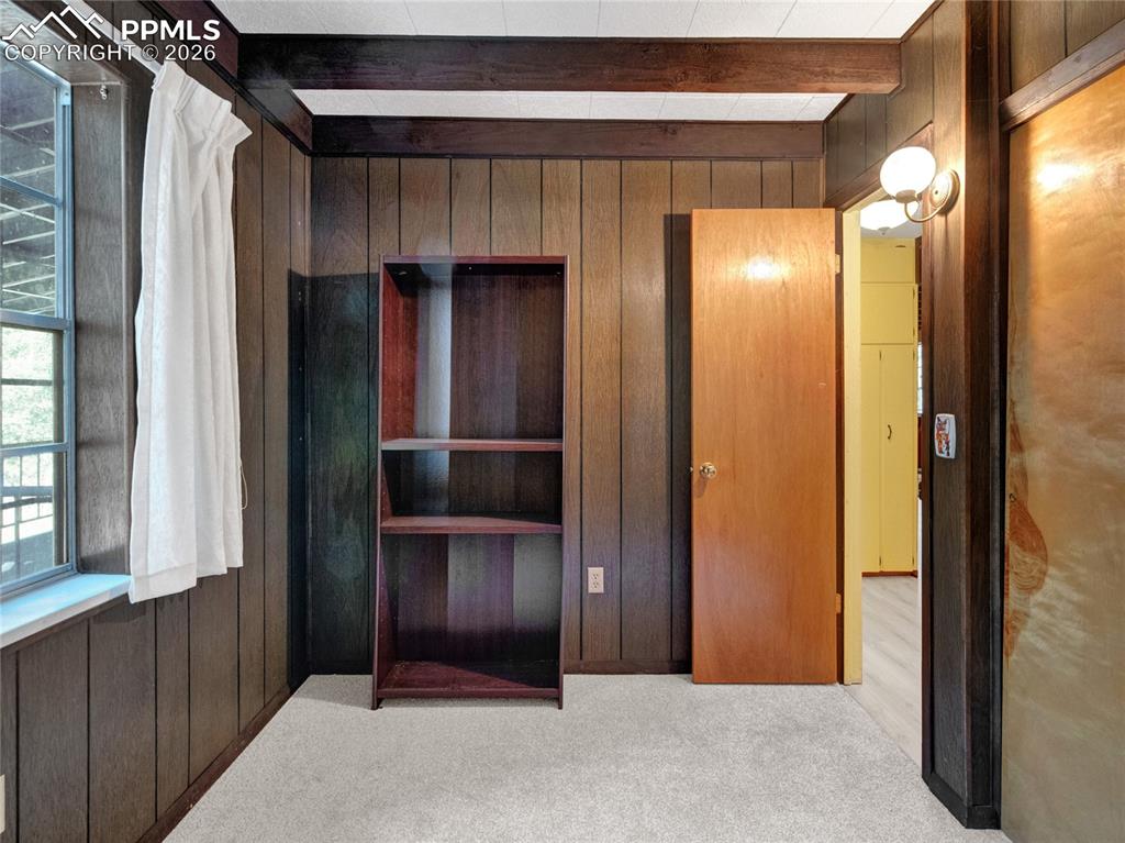 Image 17 of 49: Bedroom