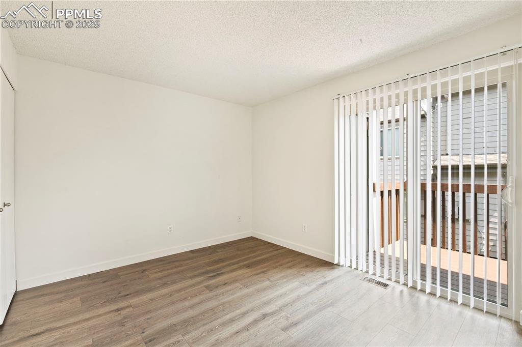 Image 10 of 19: Bedroom