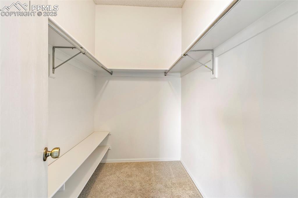 Image 17 of 19: Closet