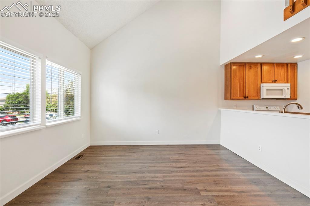 Image 6 of 19: Living Room
