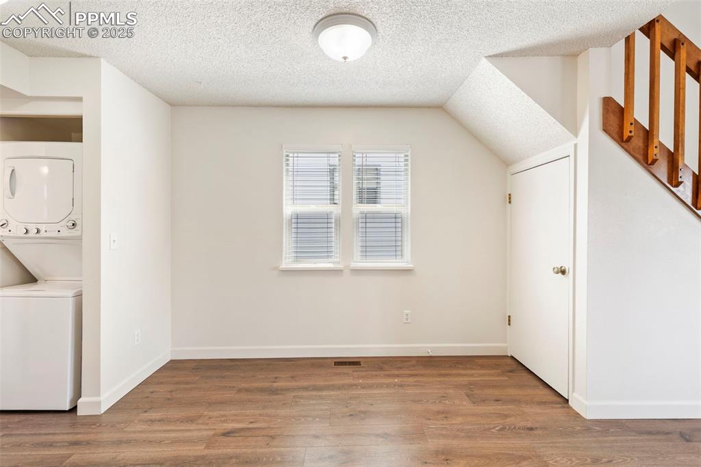 Image 8 of 19: Dining Area