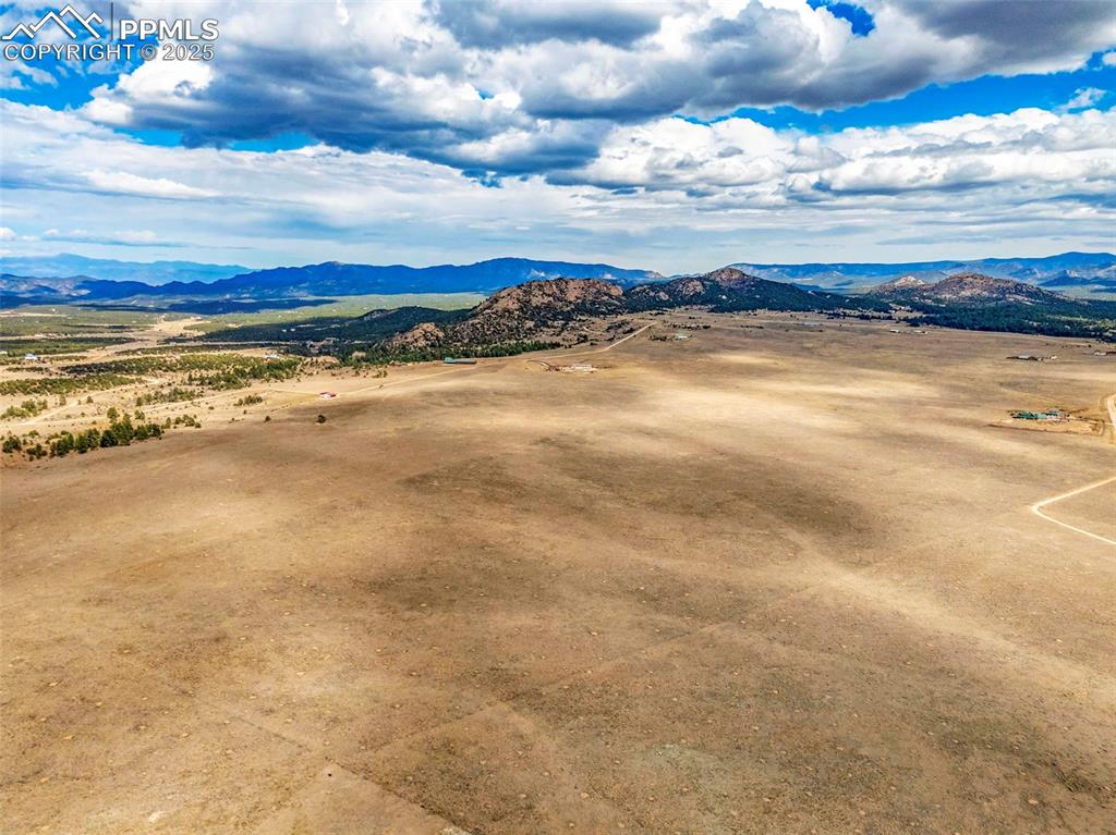 Image 6 of 14: View of mountain backdrop