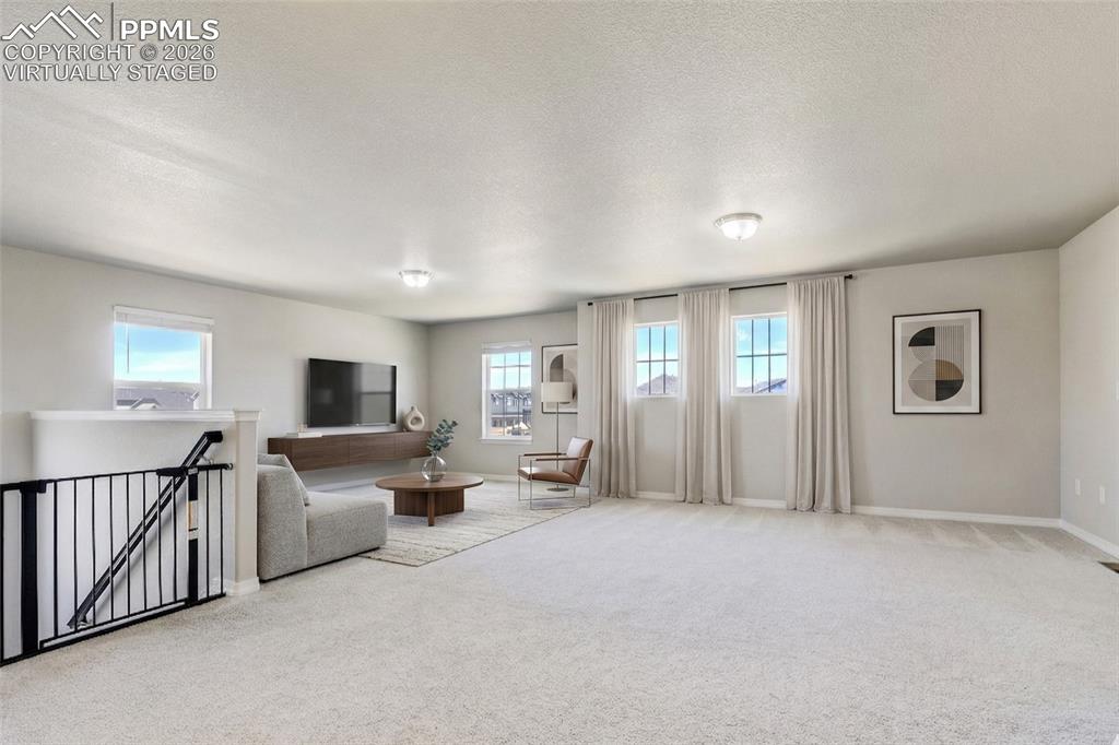 Image 16 of 49: Bathroom