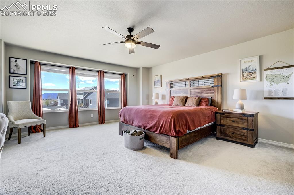 Image 19 of 49: Living Room