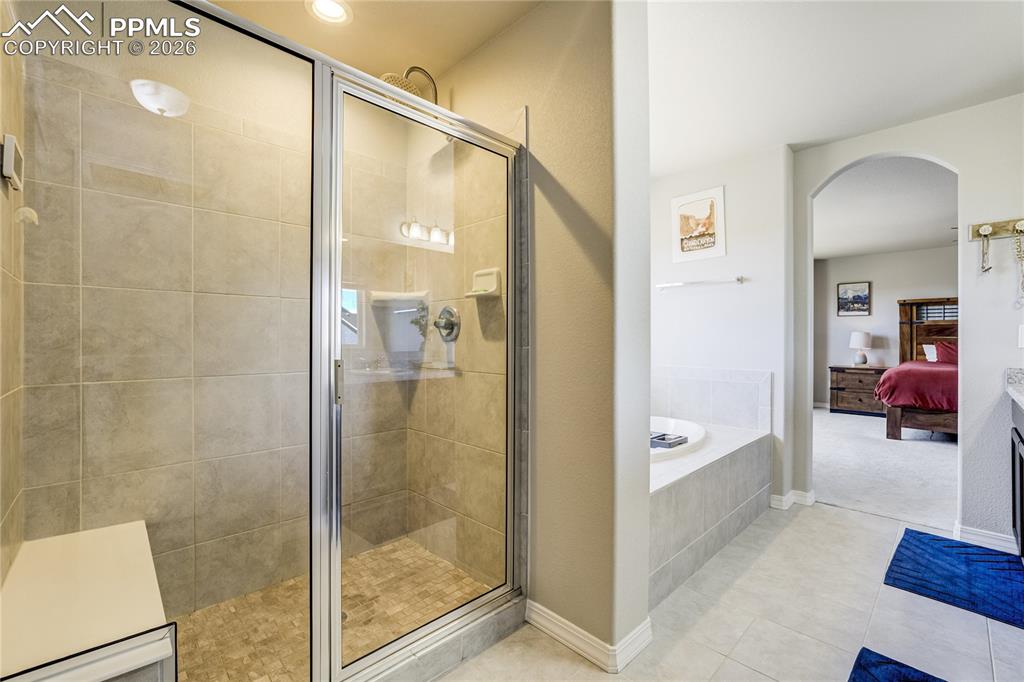 Image 25 of 49: Bathroom