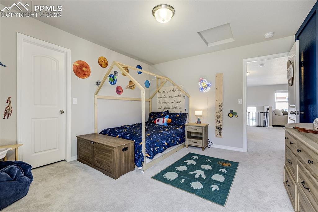 Image 31 of 49: Bedroom