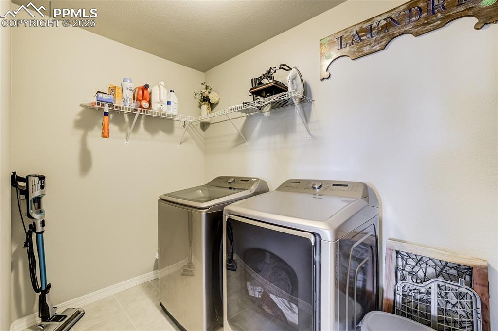 Image 38 of 49: Bedroom