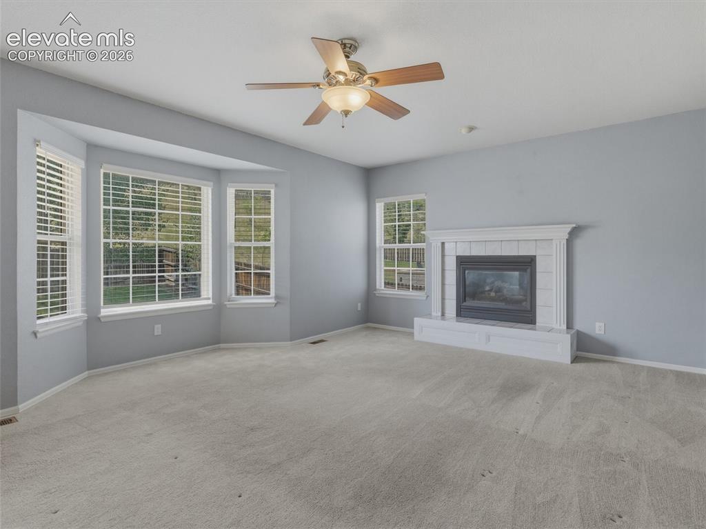 Image 16 of 49: Living Room
