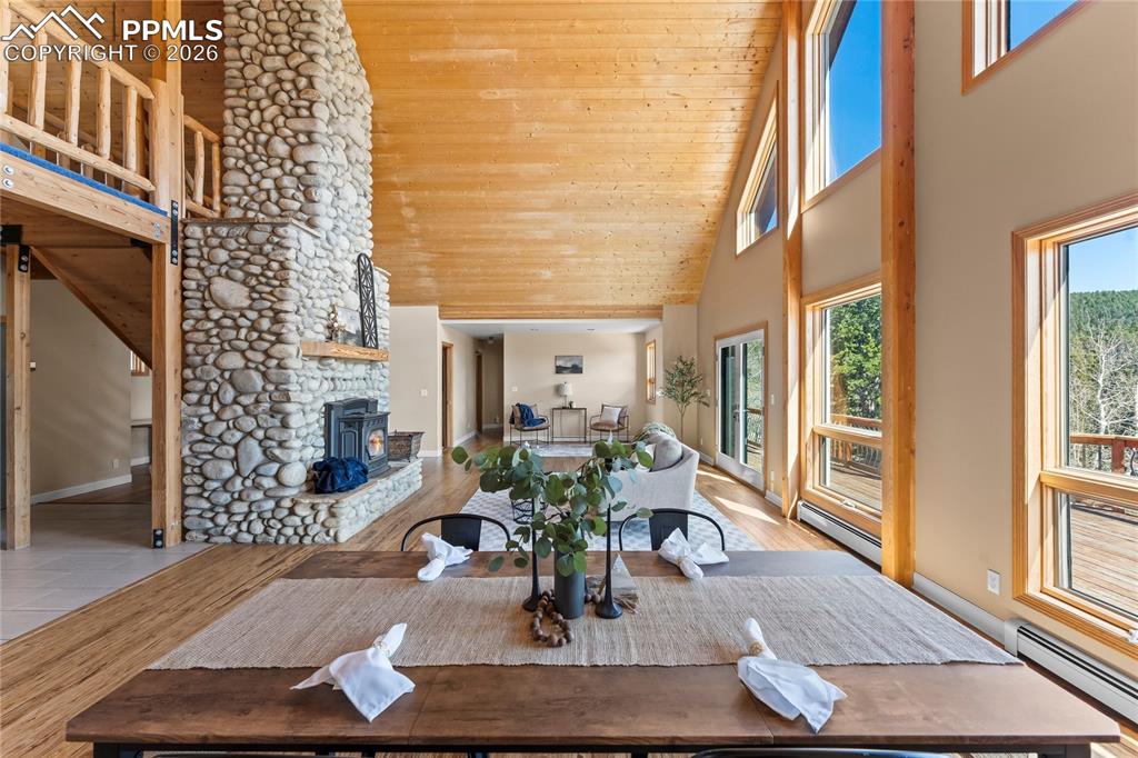 Image 10 of 37: Dining Area