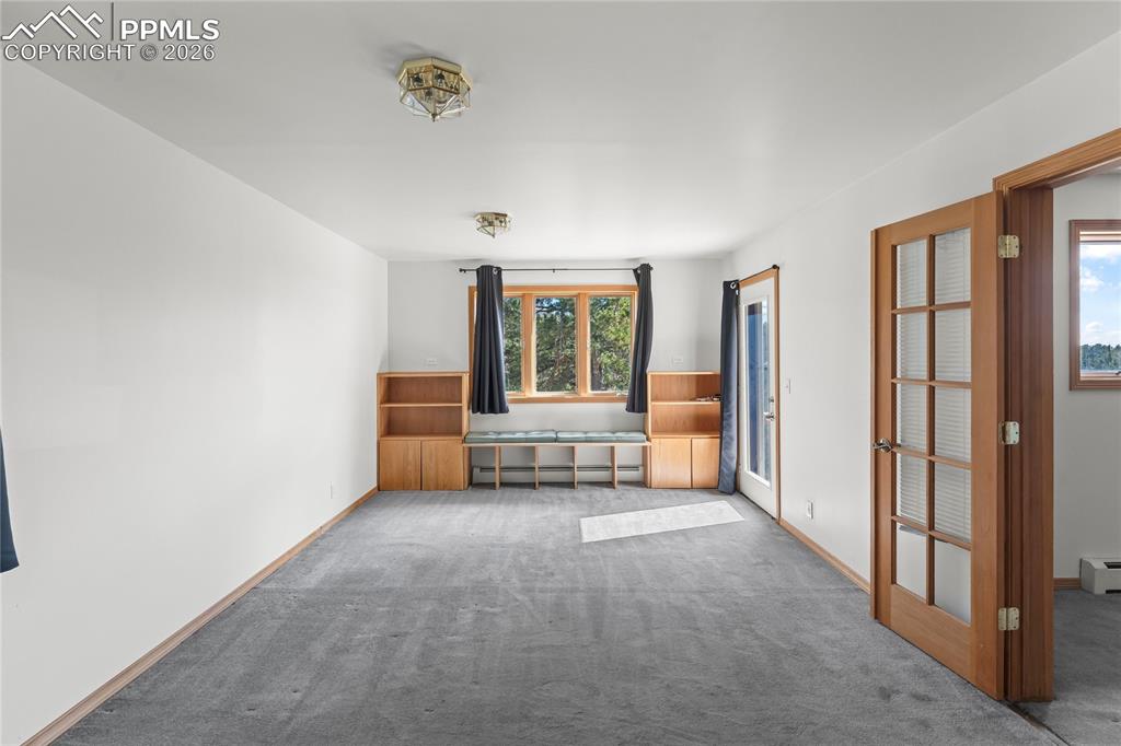 Image 17 of 37: Bedroom