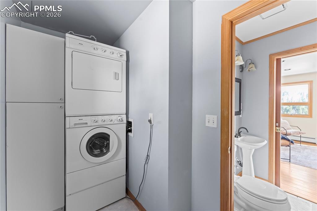 Image 25 of 37: Laundry