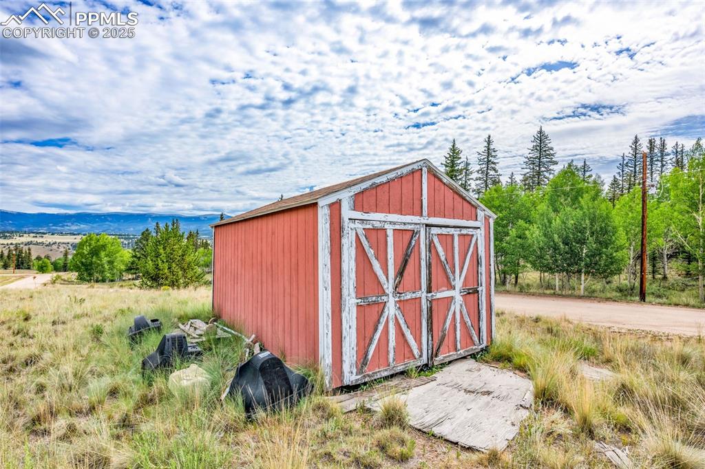 Image 31 of 33: View of shed