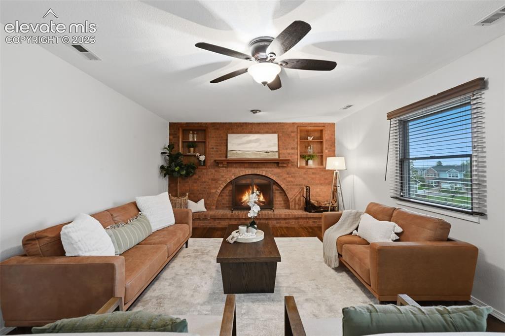 Image 11 of 41: Living Room