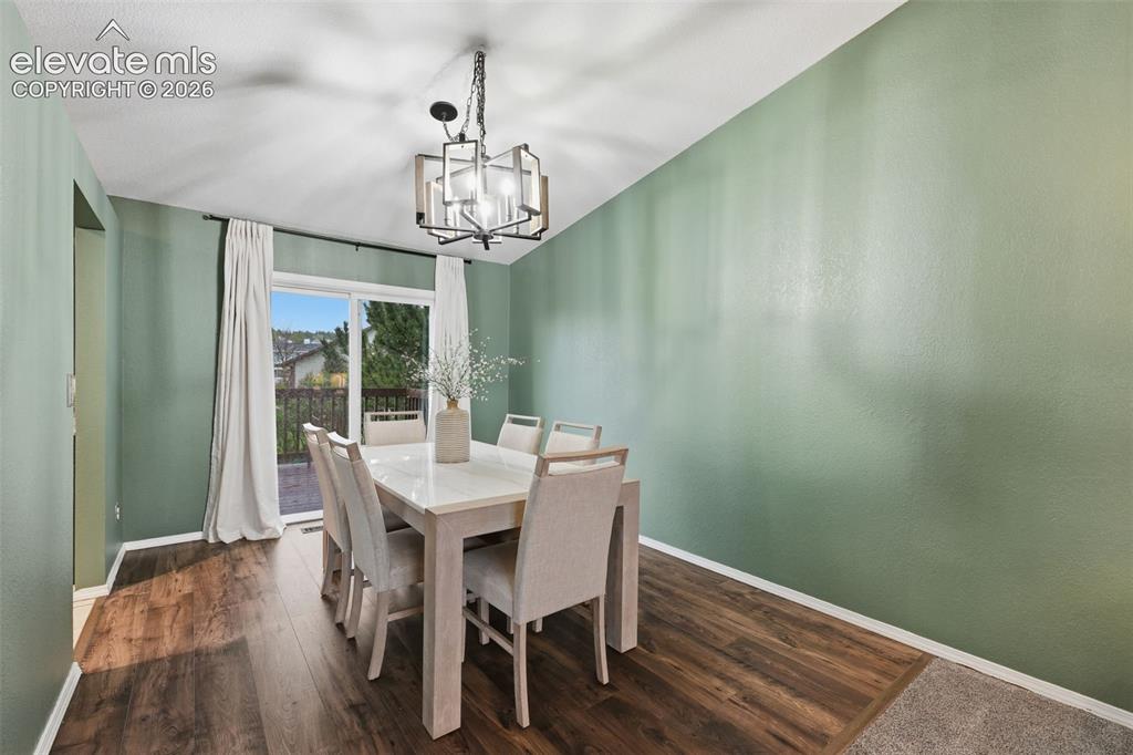 Image 14 of 41: Dining Area