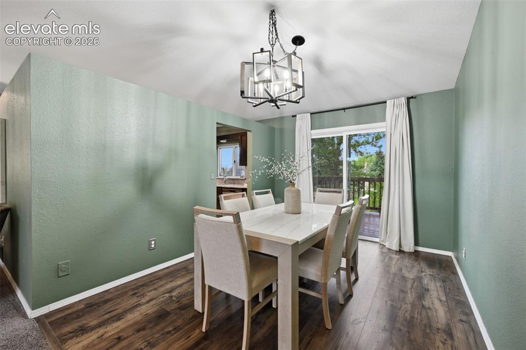 Image 16 of 41: Dining Area