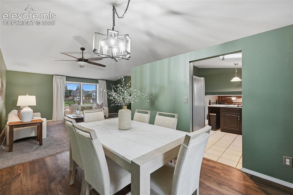 Image 18 of 41: Dining Area