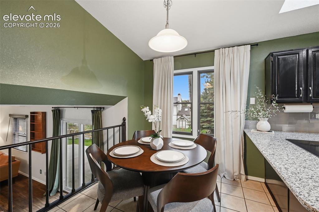 Image 20 of 41: Dining Area