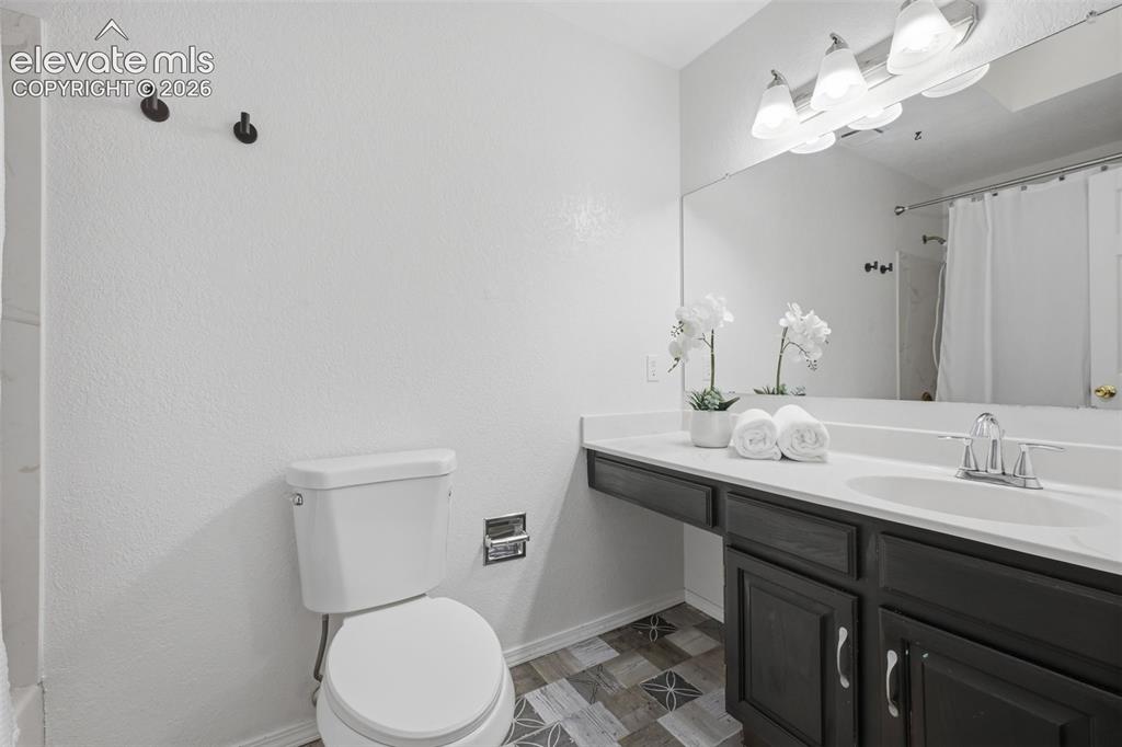 Image 29 of 41: Bathroom