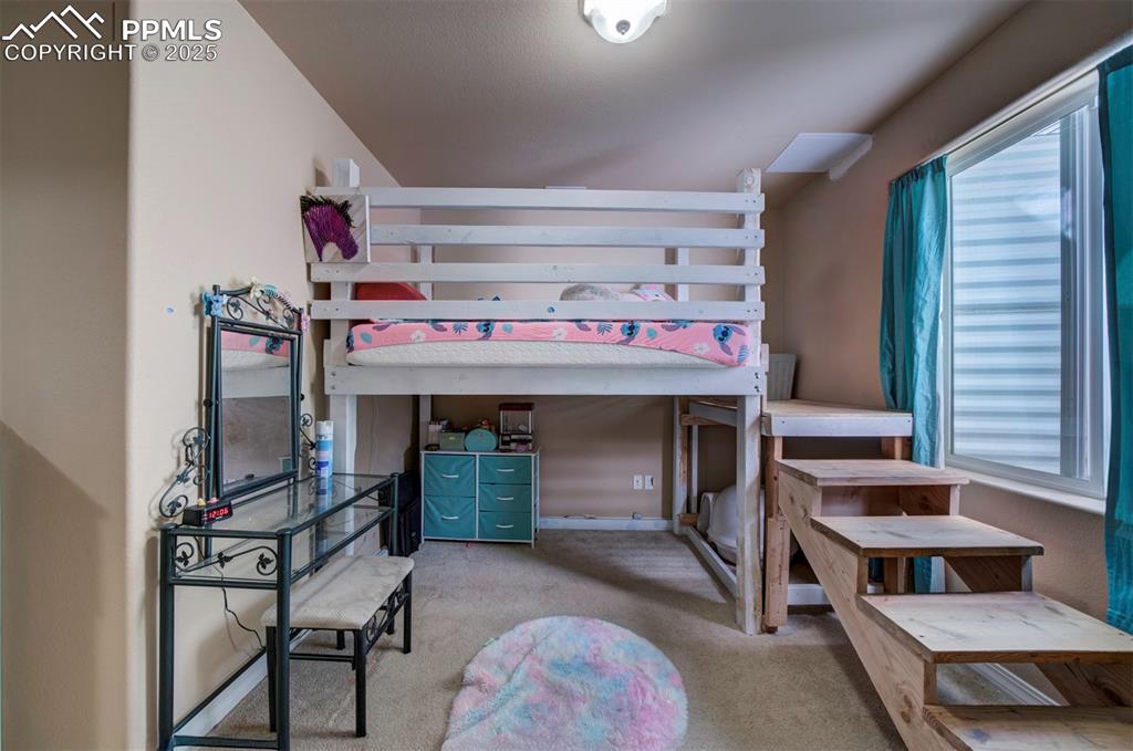 Image 16 of 23: Bedroom