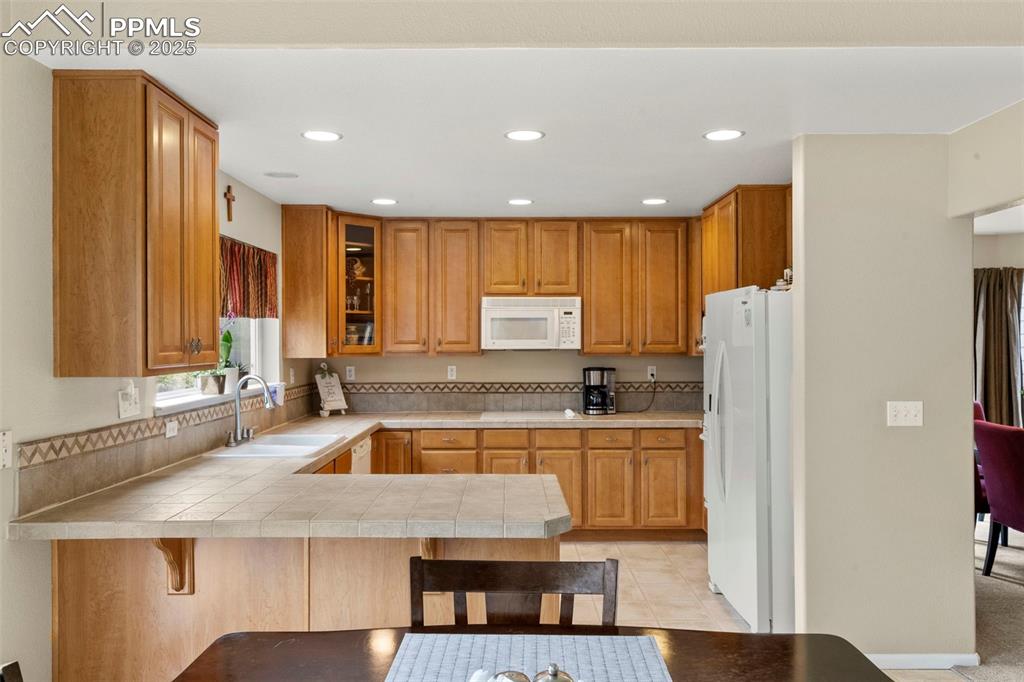 Image 12 of 38: Kitchen