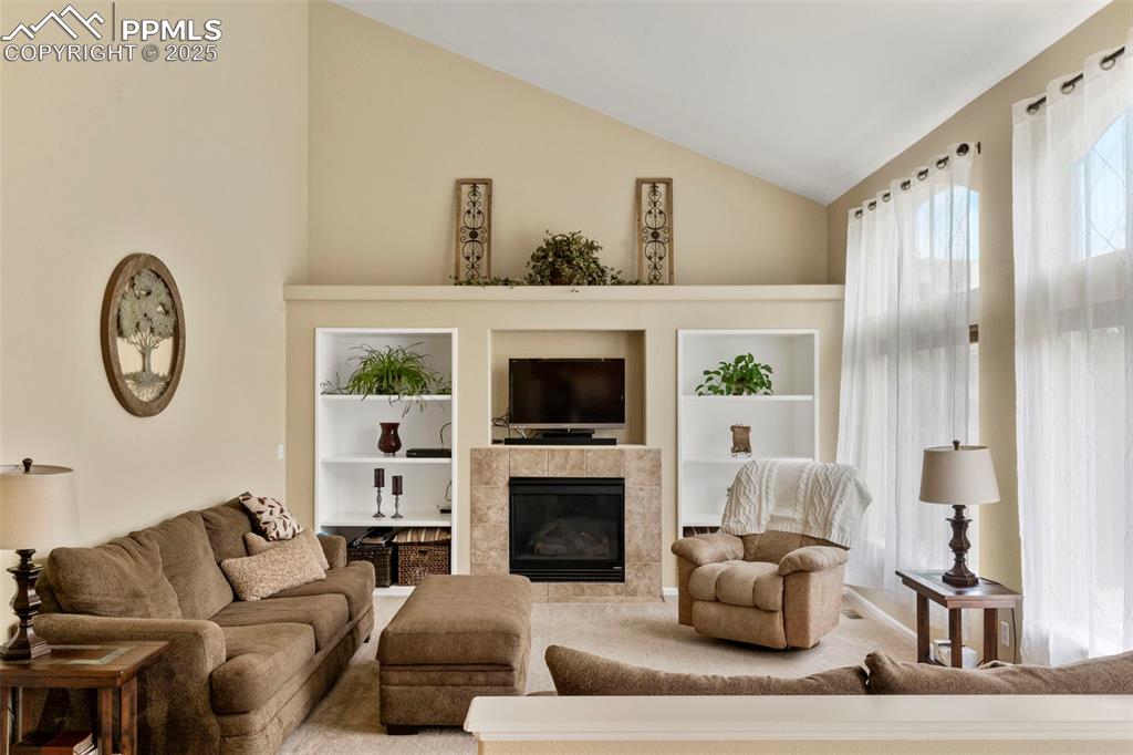 Image 16 of 38: Family Room