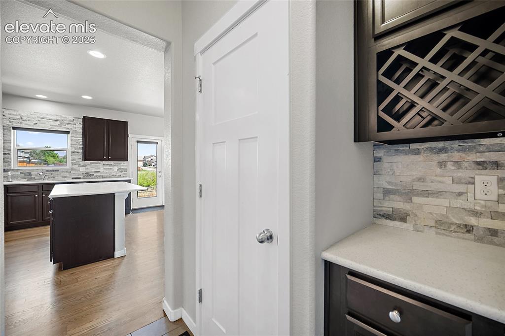 Image 15 of 48: Butlers pantry.