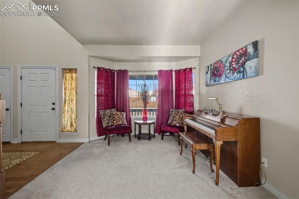 Image 11 of 49: Sitting Room