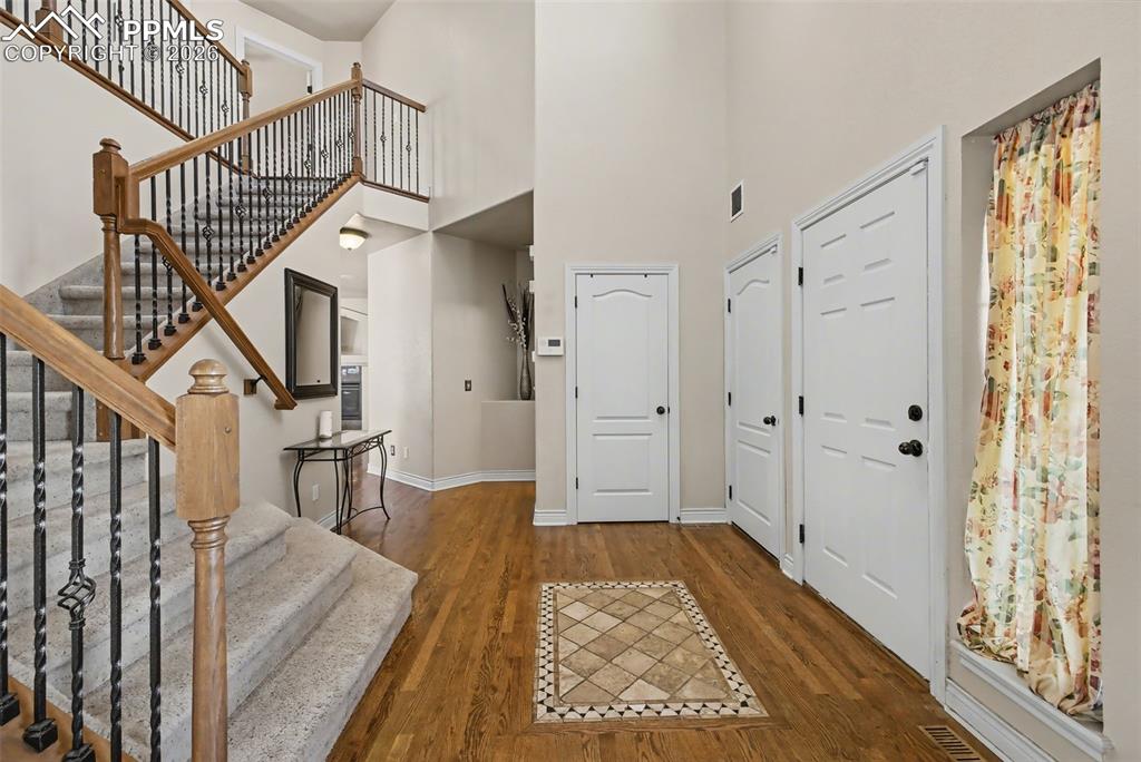 Image 7 of 49: Nice tile inlay in entrance