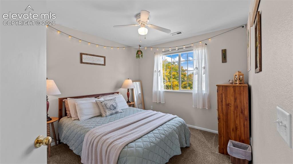 Image 17 of 35: Bedroom