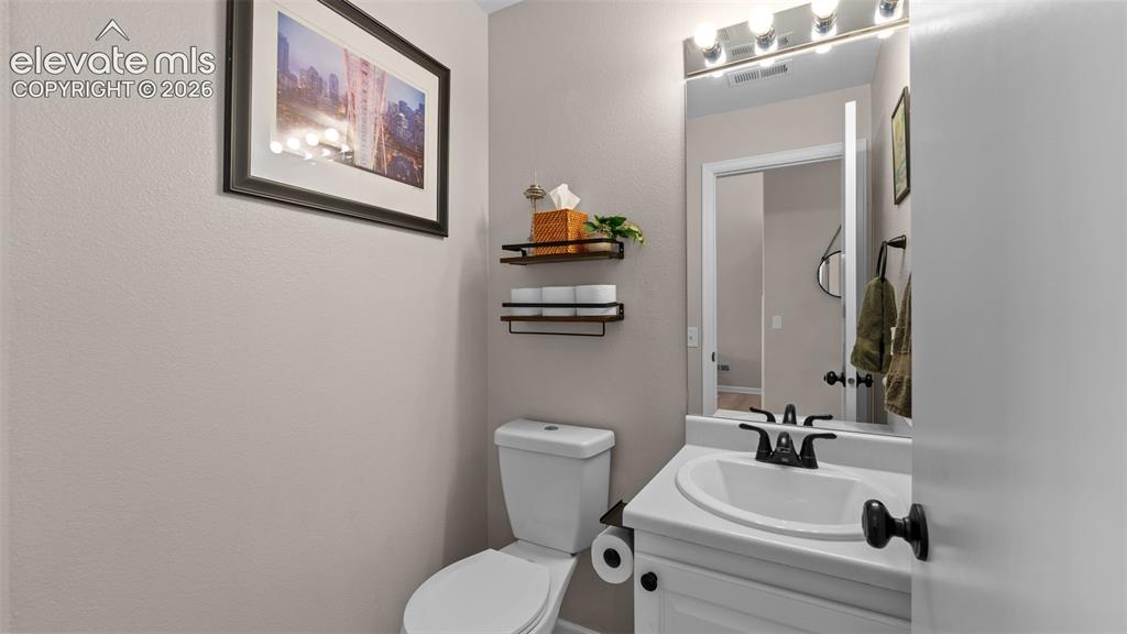 Image 22 of 35: Bathroom