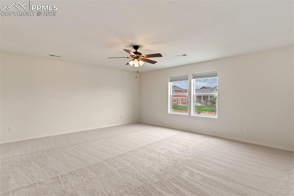 Image 26 of 33: master suite