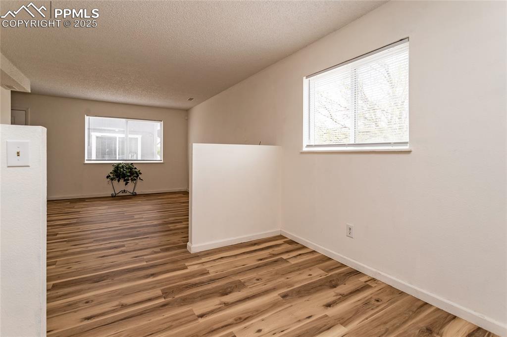Image 6 of 27: Dining area between kitchen and Living Room
