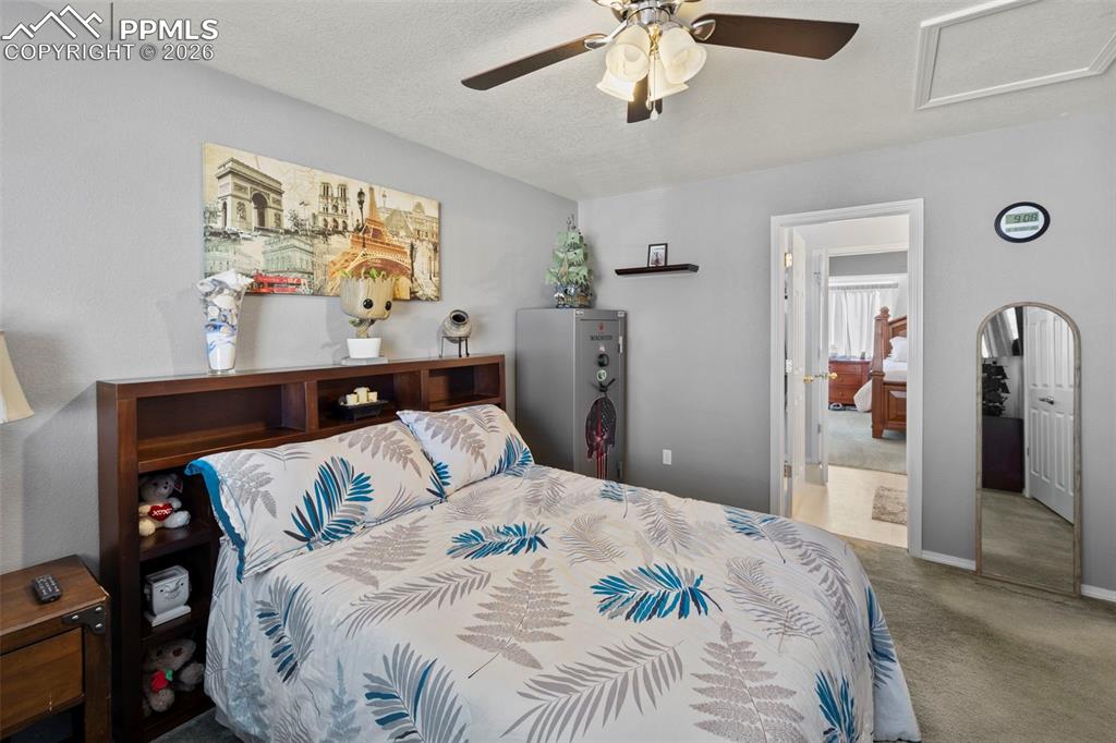 Image 16 of 34: Bedroom