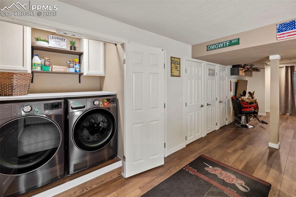 Image 28 of 34: Laundry