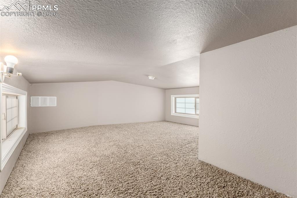 Image 14 of 24: Bonus Room