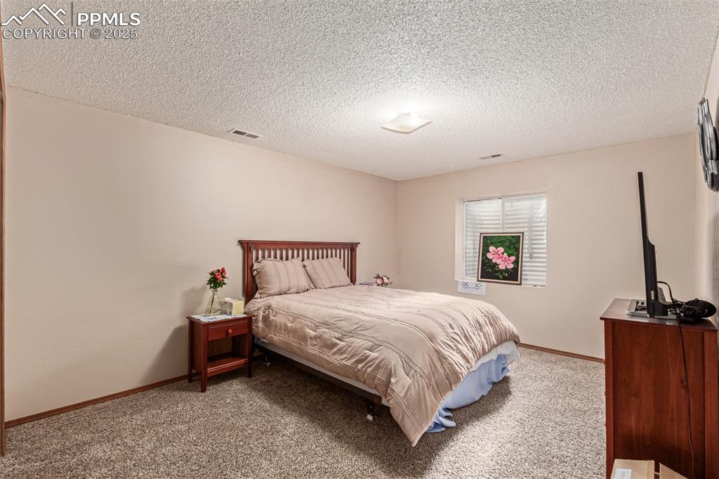 Image 27 of 46: Bedroom