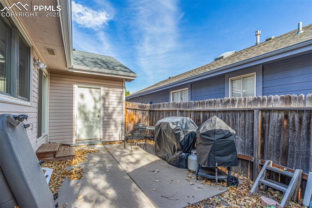 Image 41 of 46: Patio