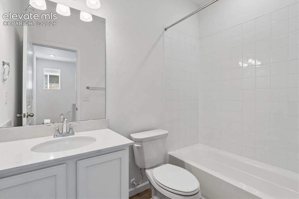 Image 14 of 21: Bathroom
