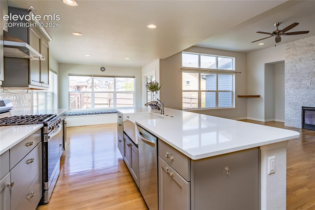 Image 11 of 43: Kitchen