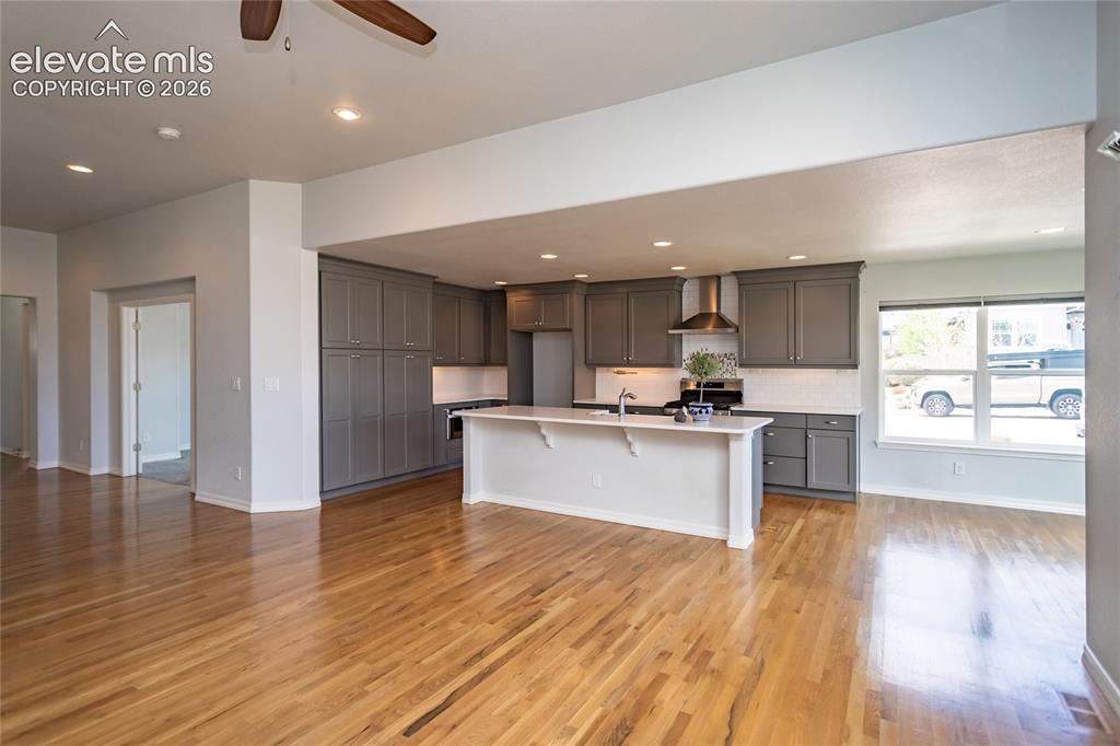 Image 12 of 45: Kitchen