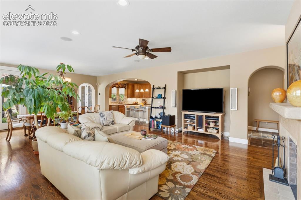 Image 11 of 40: Living Room