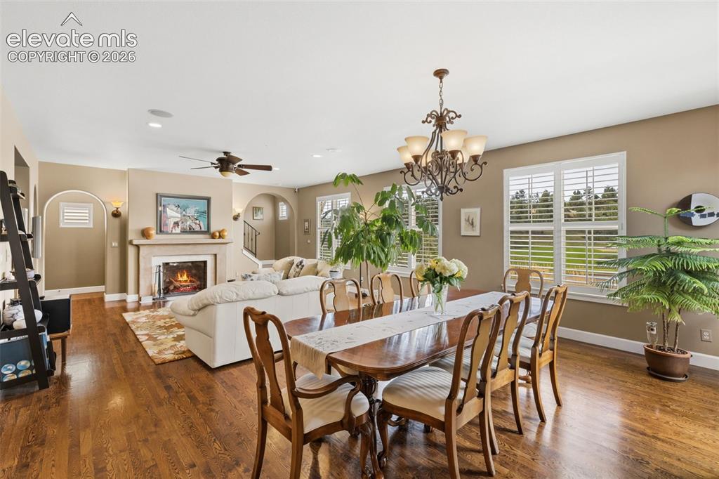 Image 14 of 40: Dining Area