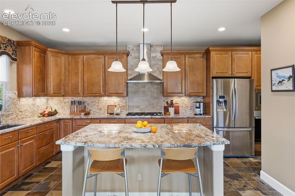 Image 15 of 40: Kitchen
