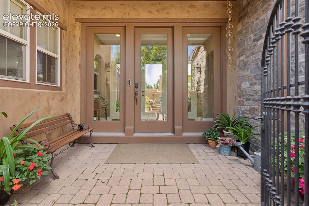 Image 6 of 40: Entry