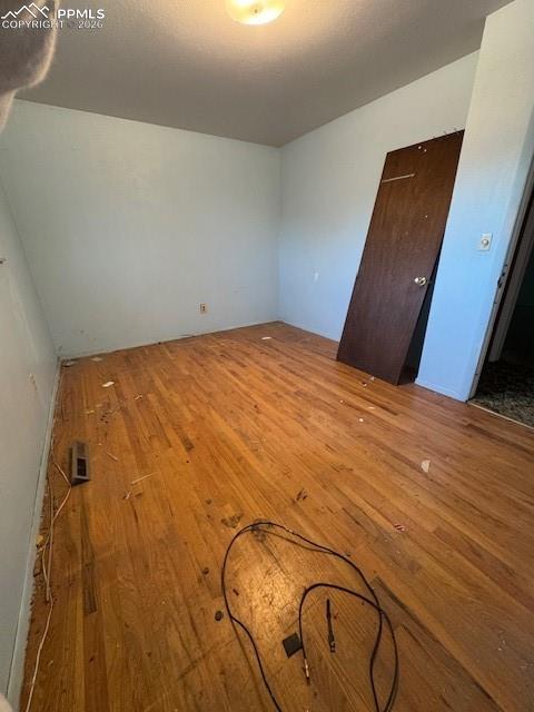 Image 4 of 11: Bedroom