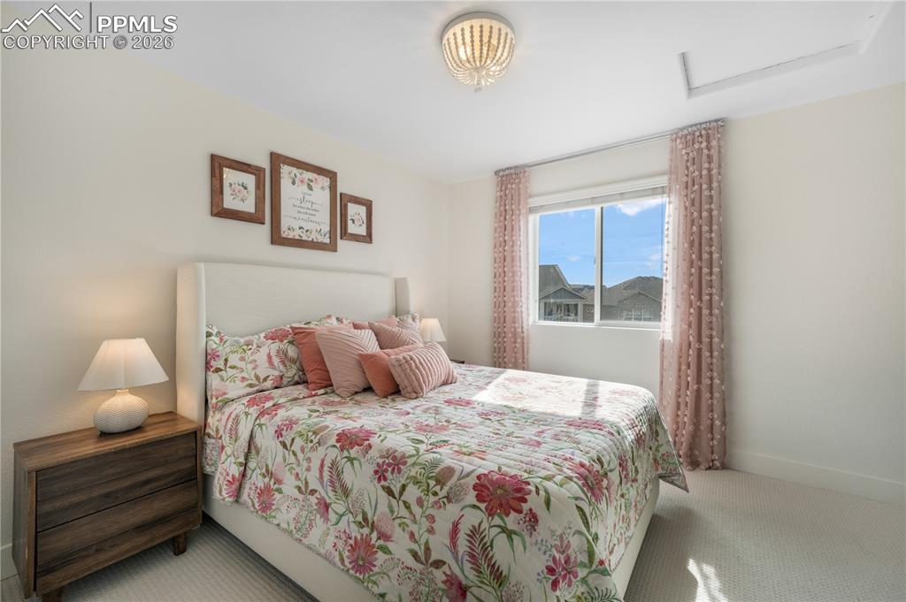 Image 28 of 50: Bedroom