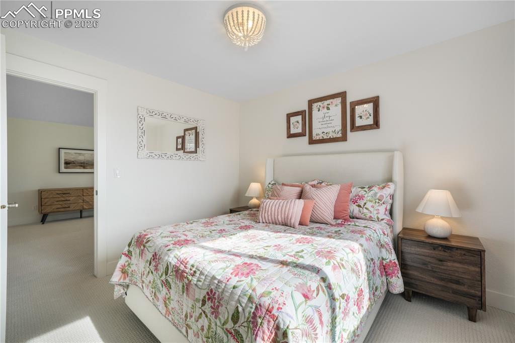 Image 29 of 50: Bedroom