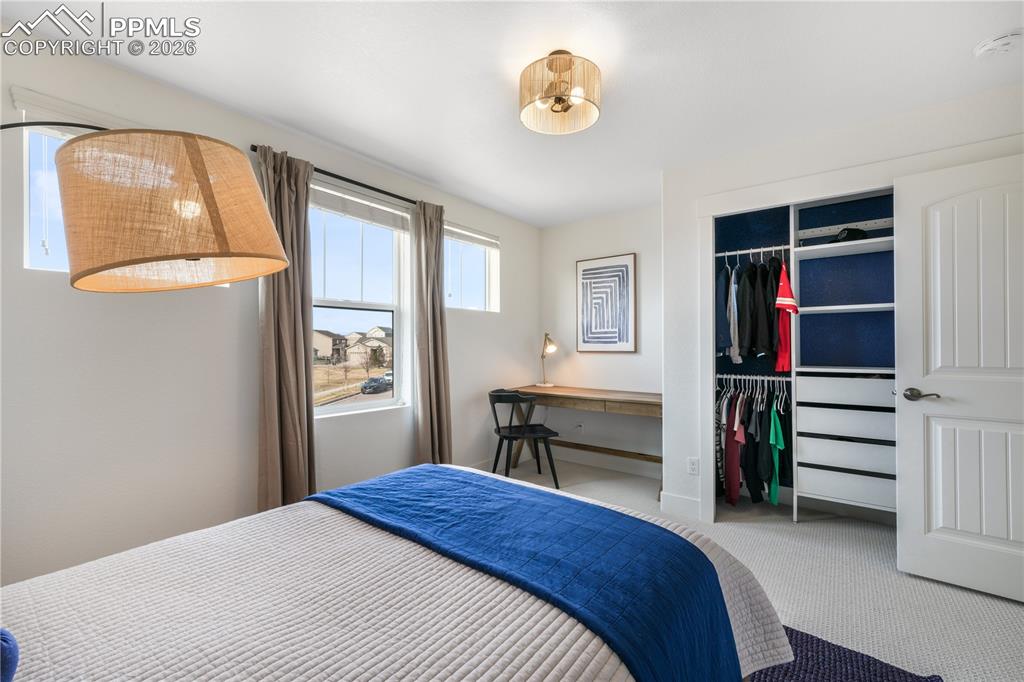 Image 35 of 50: Bedroom